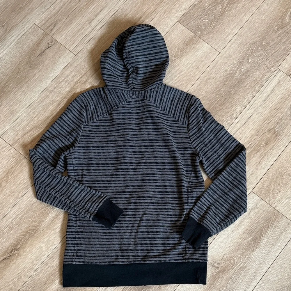 Hurley Men’s Black and Gray Striped Lightweight  full zip Hoodie Jacket Sz M - Picture 7 of 8
